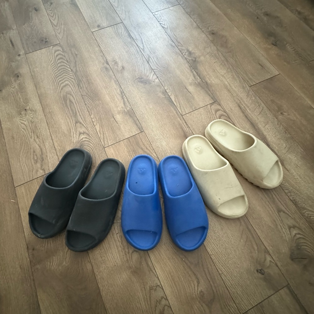 Yeezy Slides Bundle